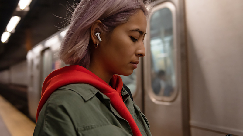 AirPods Proの装着イメージ