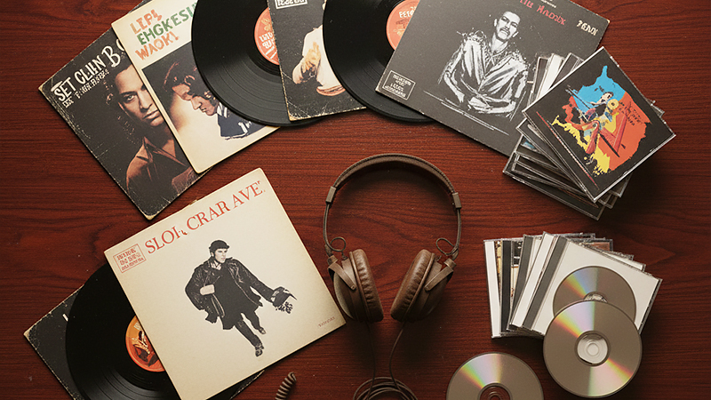 アナログレコードとCDのイメージ画像