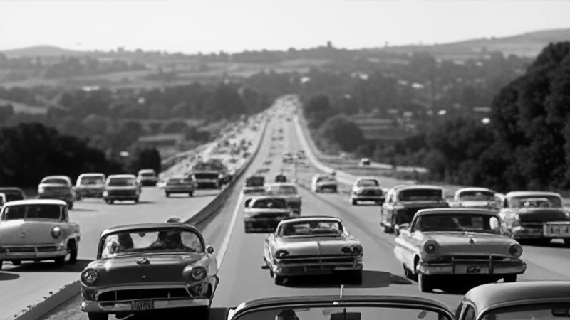 1950年代のアメリカ高速道路のイメージ画像