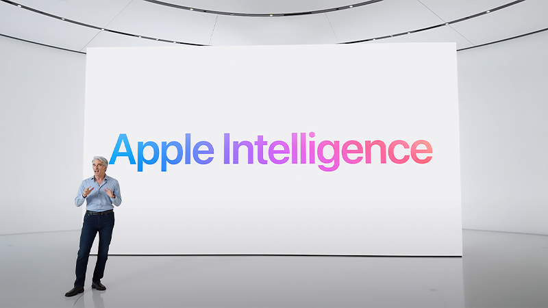 WWDC 2024でApple Intelligenceを紹介するCraig Federighi氏