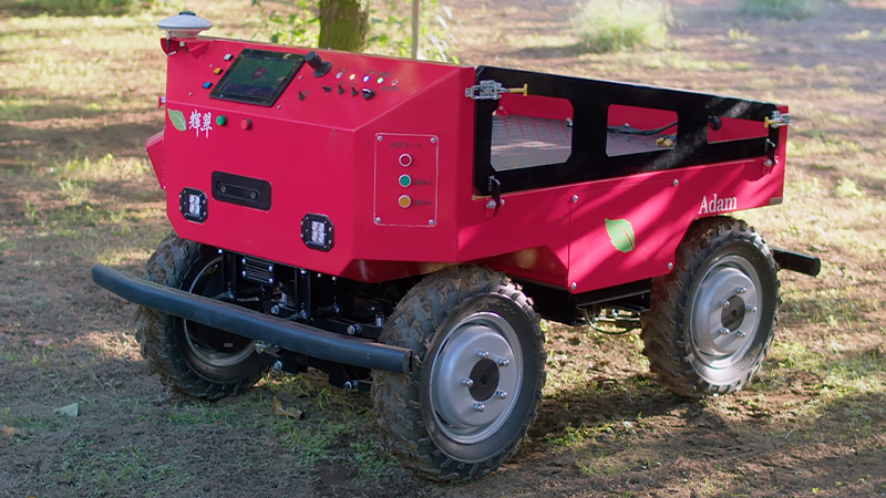 輝翠TECHが開発した農業用ロボット「Adam」