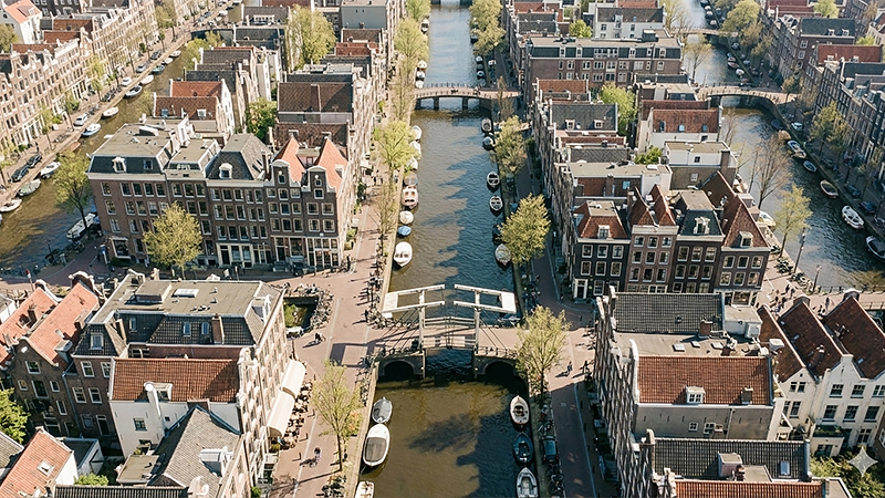 アムステルダムの街並みのイメージ画像
