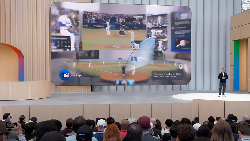 XRヘッドセットでMLBアプリを体験しているイメージ画像