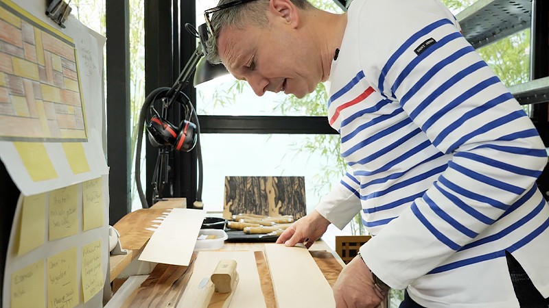 パリの家具職人エルヴェ・デルモー氏